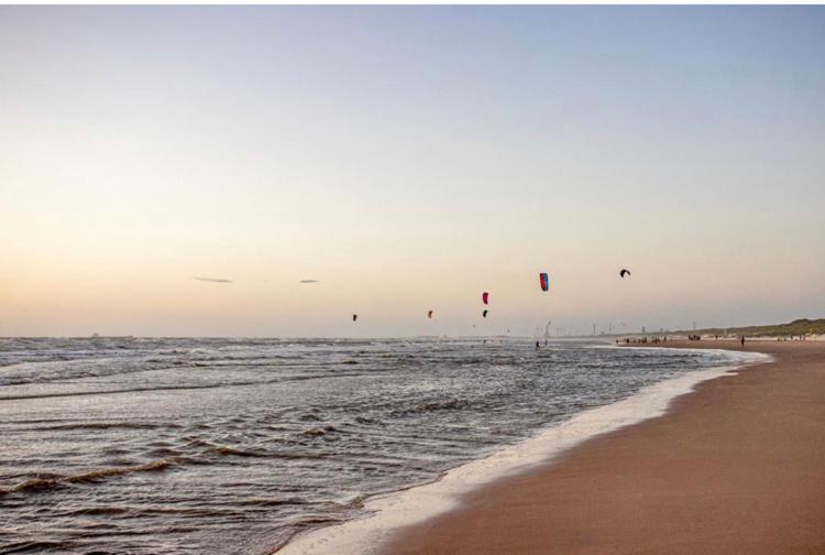 King Almost By The Sea Zandvoort Esterno foto